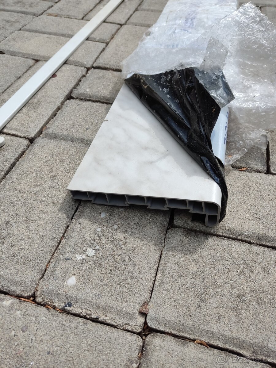 Plastový parapet vnitřní 60x16cm - 2
