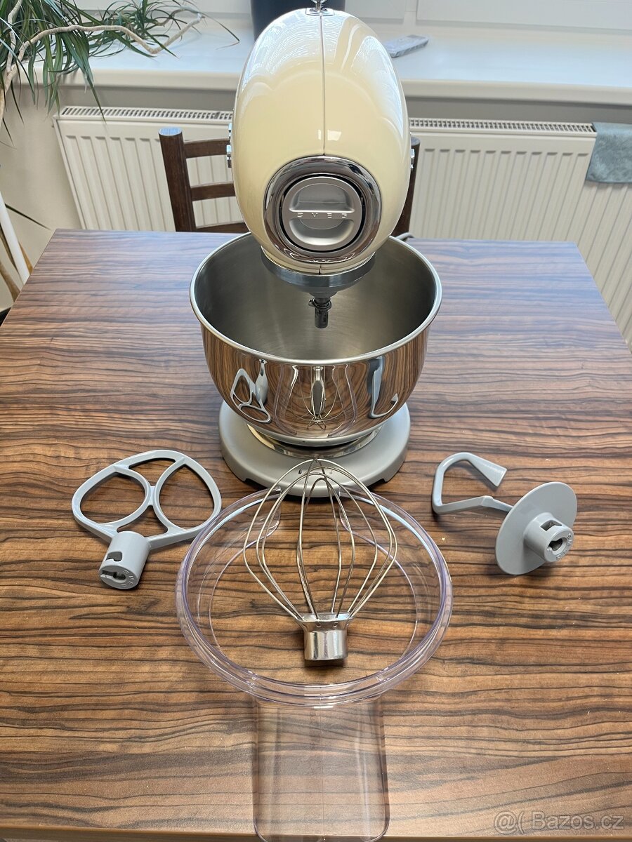 Kuchyňský robot SMEG SMF02CREU - 2