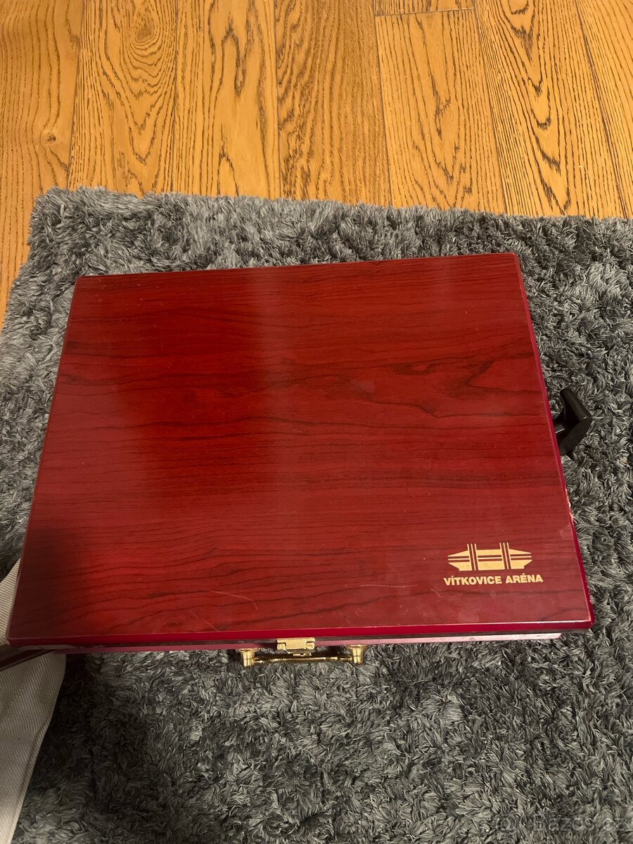 minigolfový set v kufříku s nápisem Vítkovice aréna - 2