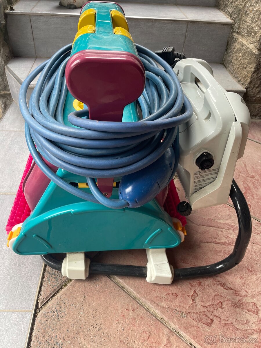 Prodám bazénový vysavač Dolphin - 2