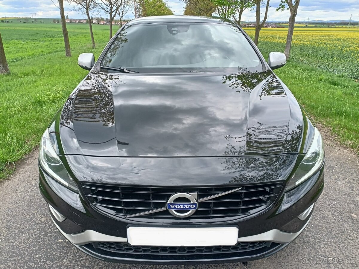 Volvo V60, 2.4 D6 162 kW AWD R-DESIGN HYBRID TWIN ENGINE - 2