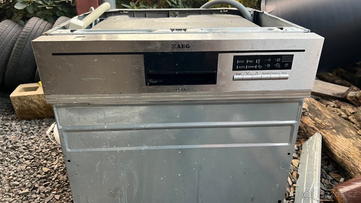 myčka AEG vestavná - 2