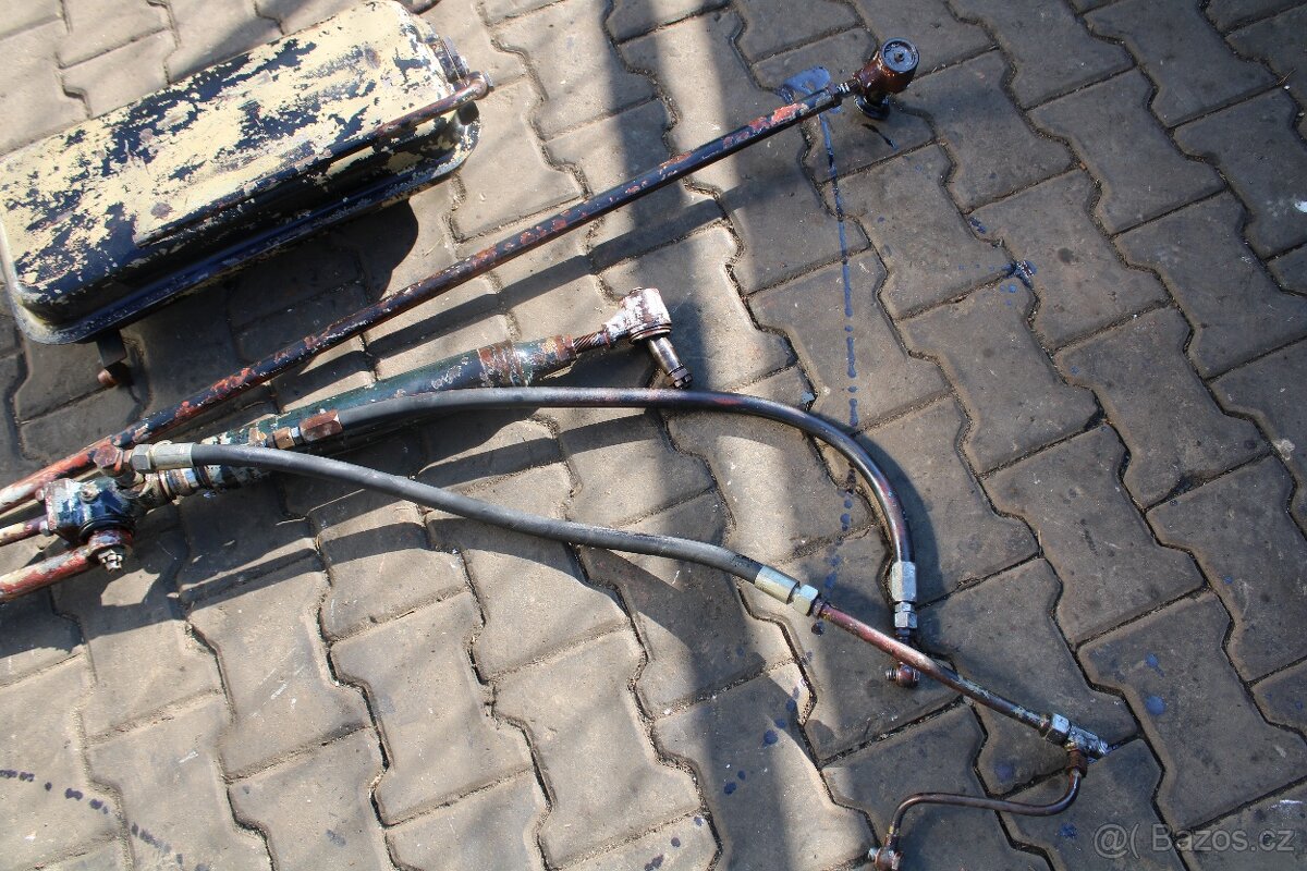 Zetor 6911 posilovač řízení - 2