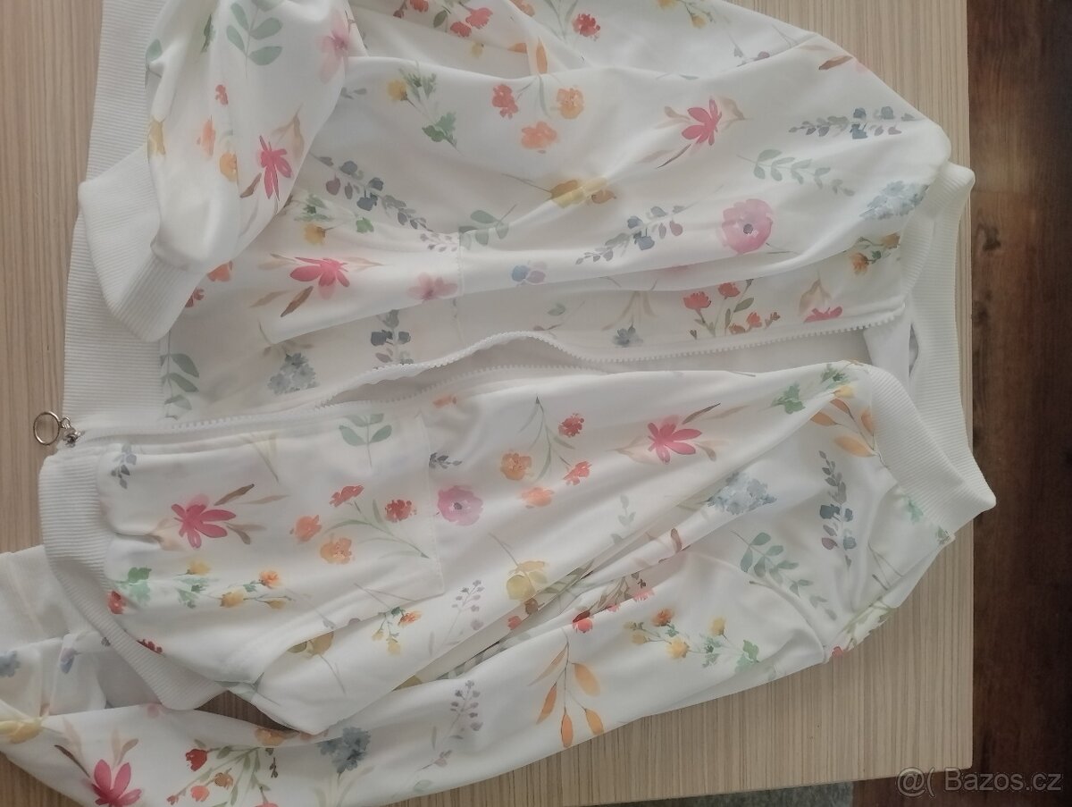 Krásná dívčí mikina - 2