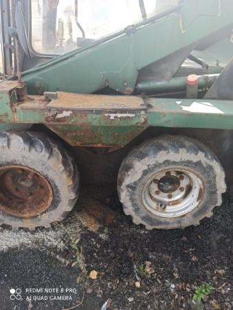 Smykový nakladač unc - 2