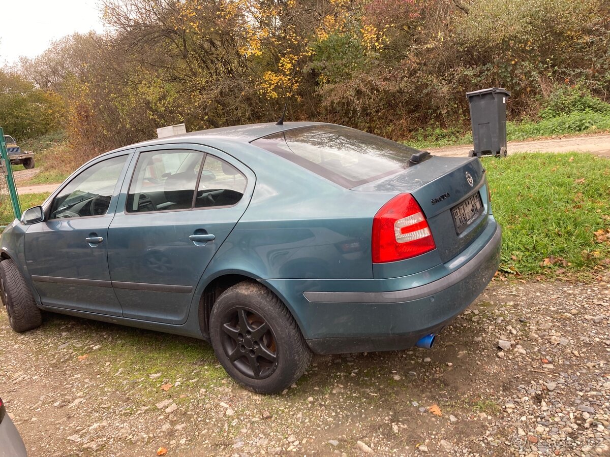 Prodám náhradní Škoda Octavií 2 1.6 BSE - 2