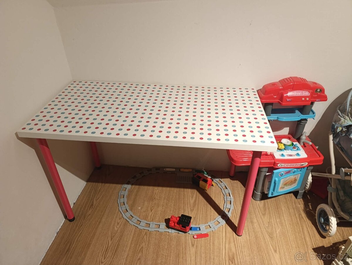 Detsky stolek ikea - 2