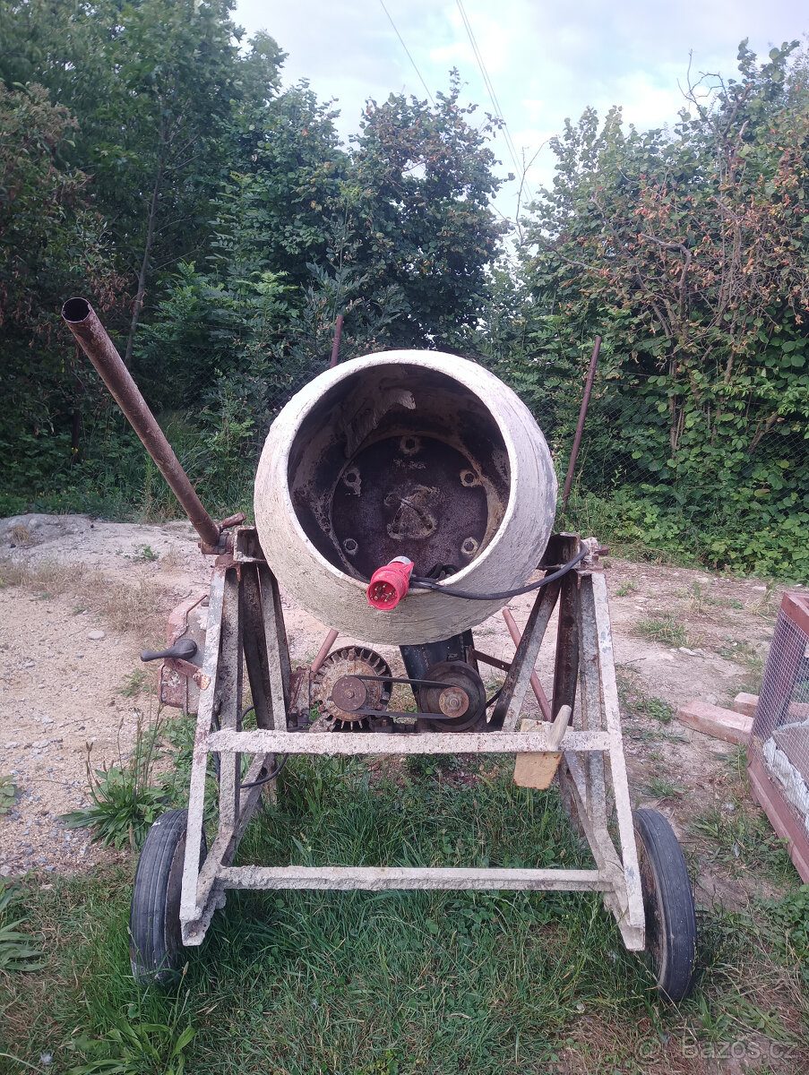 Zlevněno: Stavební míchačka 400V na tři kolečka - 2