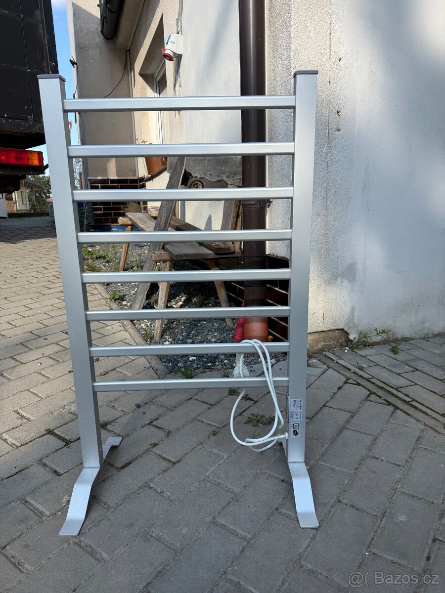 koupelnový elektrický žebřík - 2