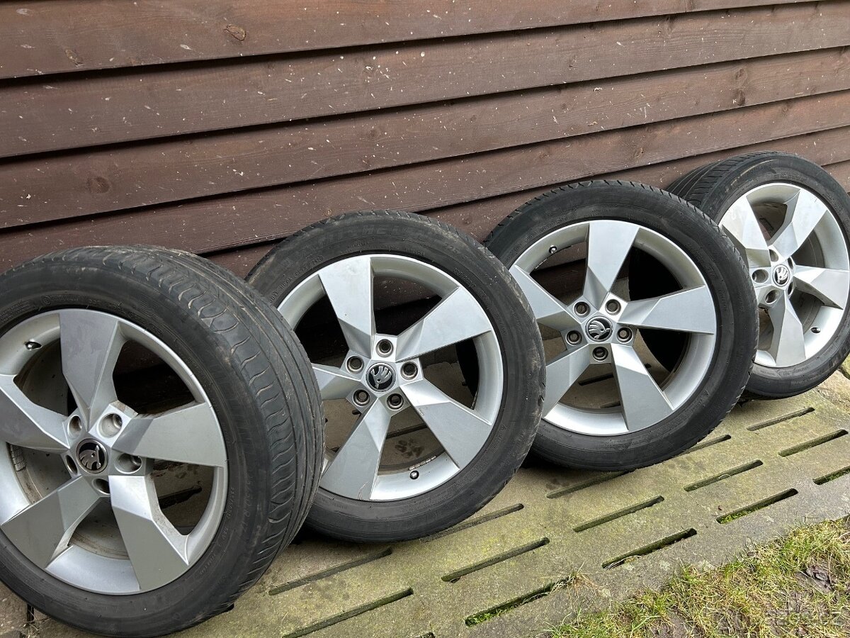 sada kol Škoda Octavia III - 2