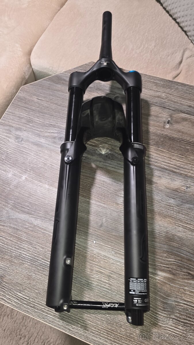 VIDLICE - Fox Performance Elite Float 38 Grip X 160 mm.Nová - 2