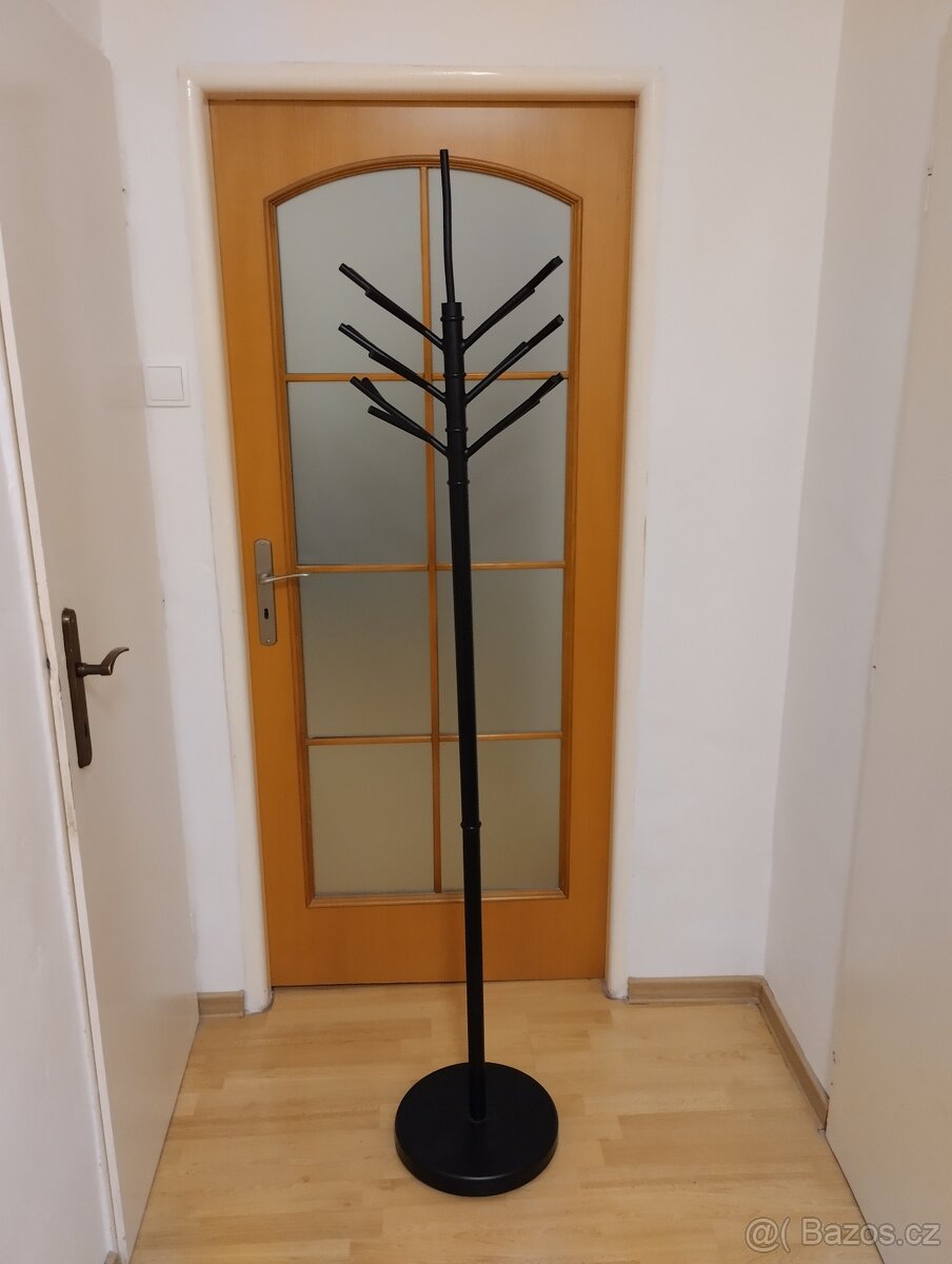 Věšák JYSK VAMMEN černý - 2