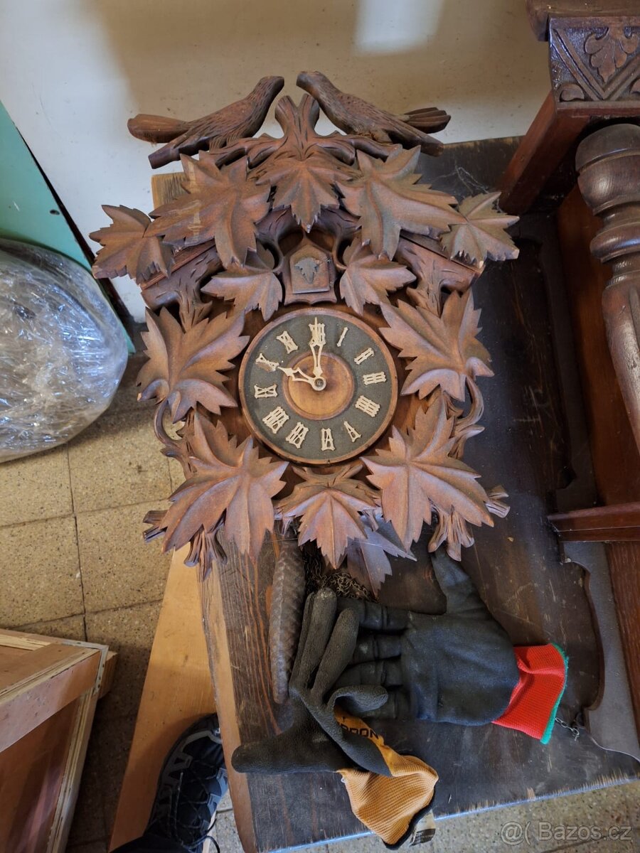Hodiny vyřezávané - 2