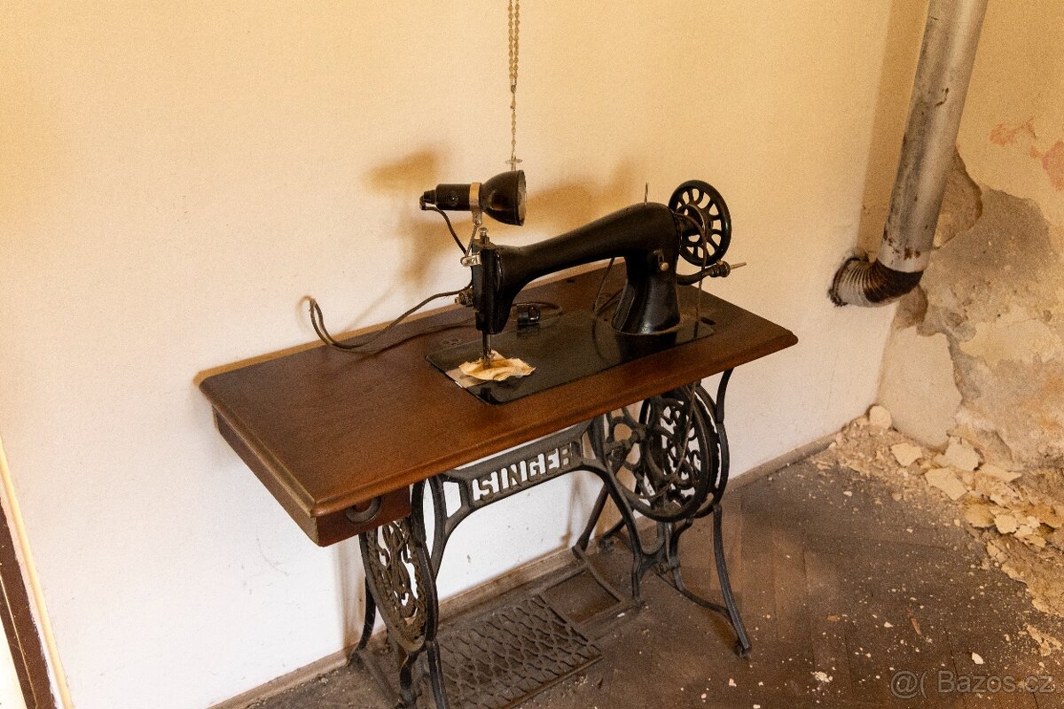 Starožitný šicí stroj Singer - 2