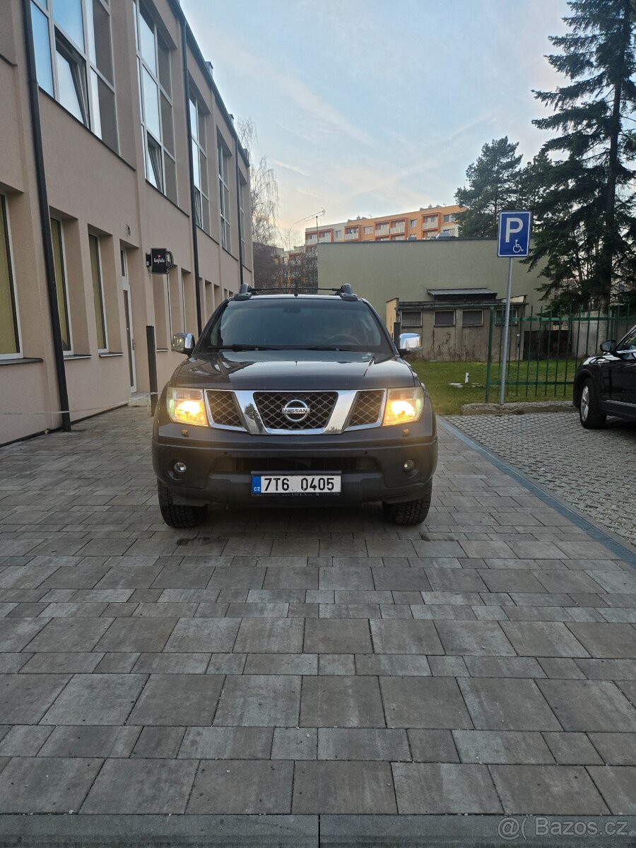 NISSAN NAVARA - 2