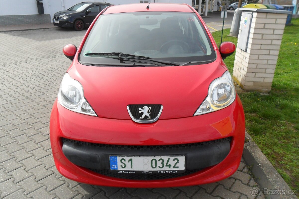Peugeot 107, 1.0i/50kW, r.2007, 115.410 km- Servis. kniha - 2