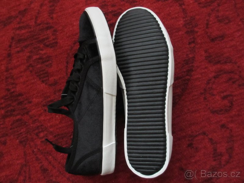 Nové černé boty - vel. 39 - 2