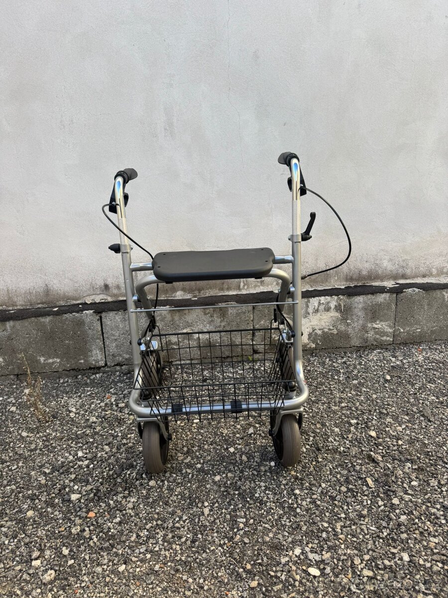 Nové chodítko pro seniory a důchodce - 2