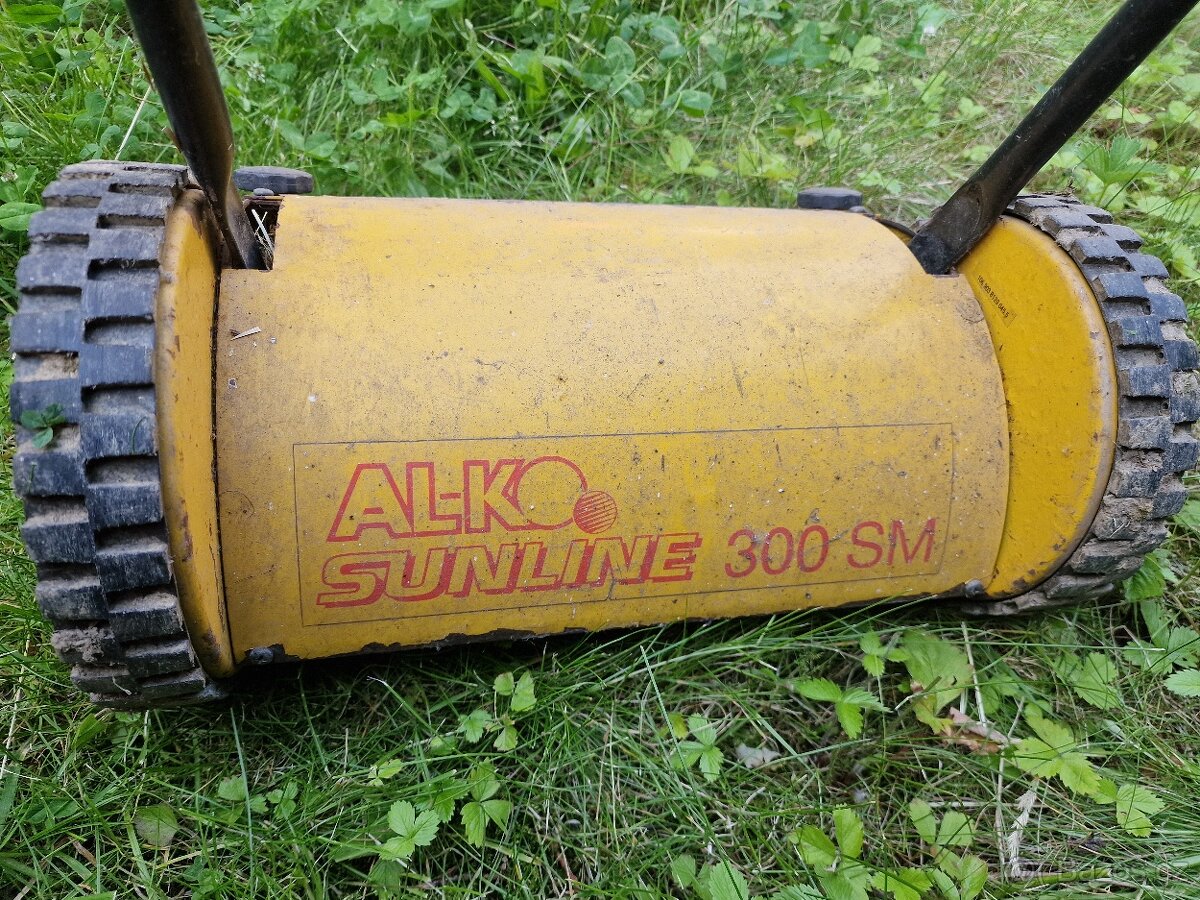 Mechanická sekačka na trávu - 2