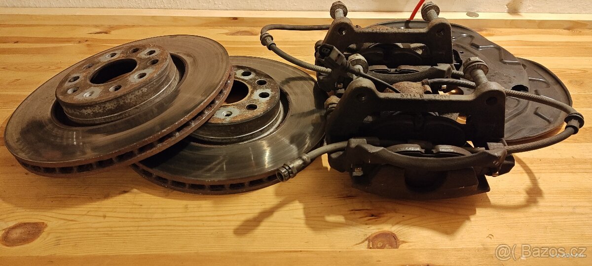 přední brzdy Škoda Superb 3 kompletní - 2