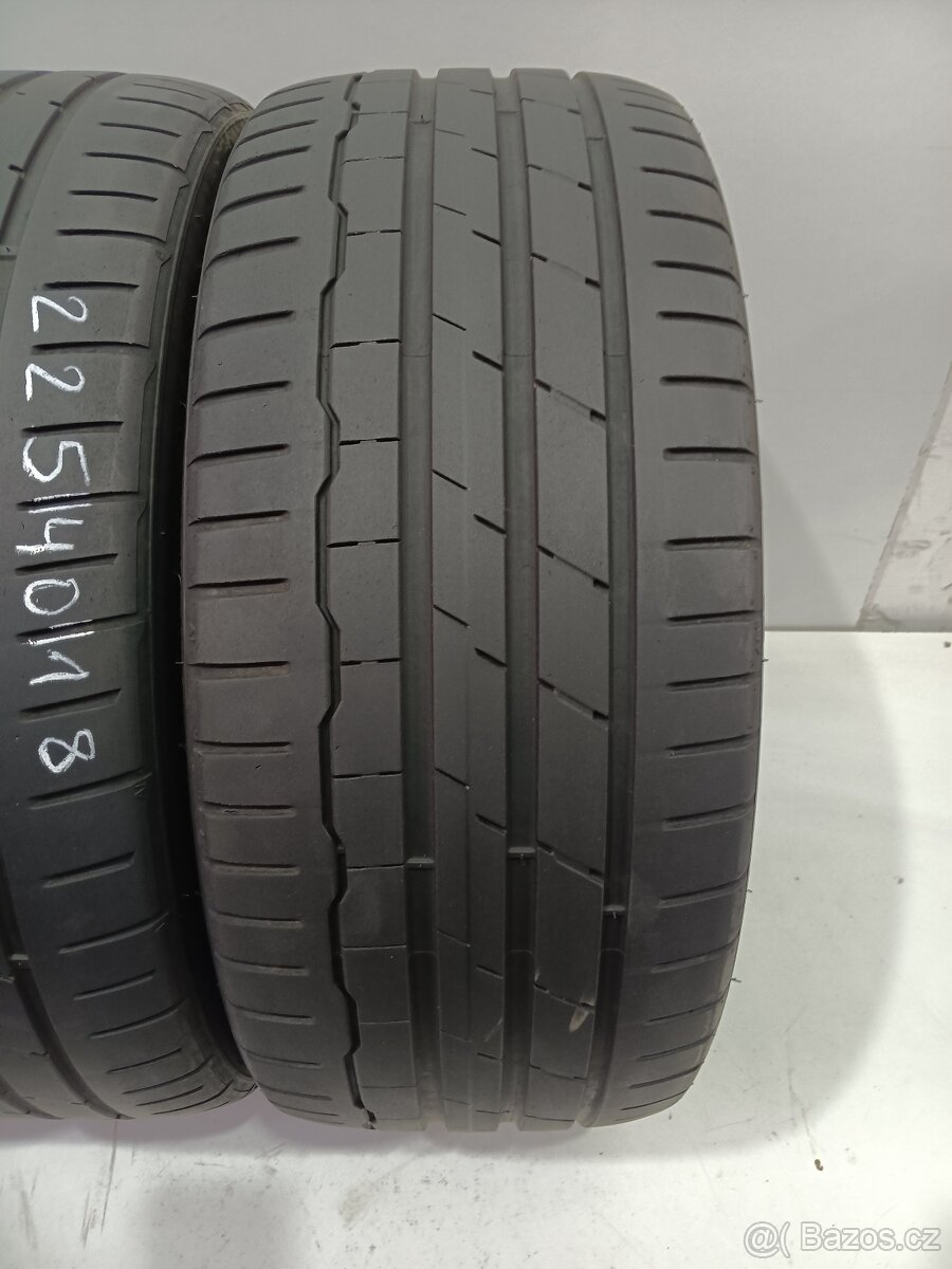Letní pneu 225/40/18 Hankook - 2