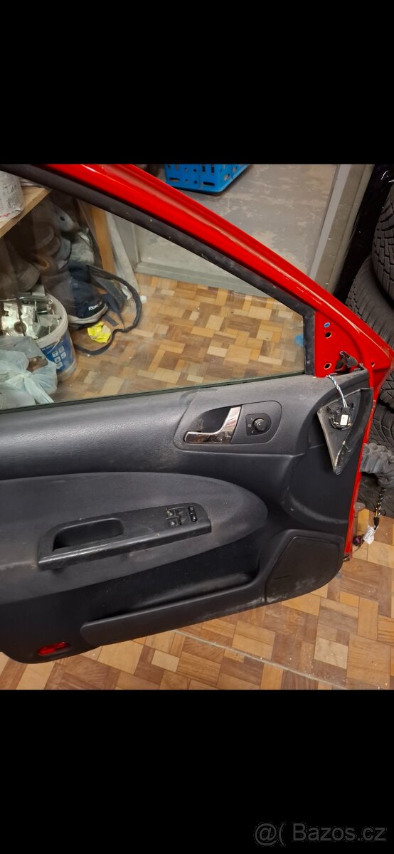 Octavia predni levý dveře kod 8151 - 2
