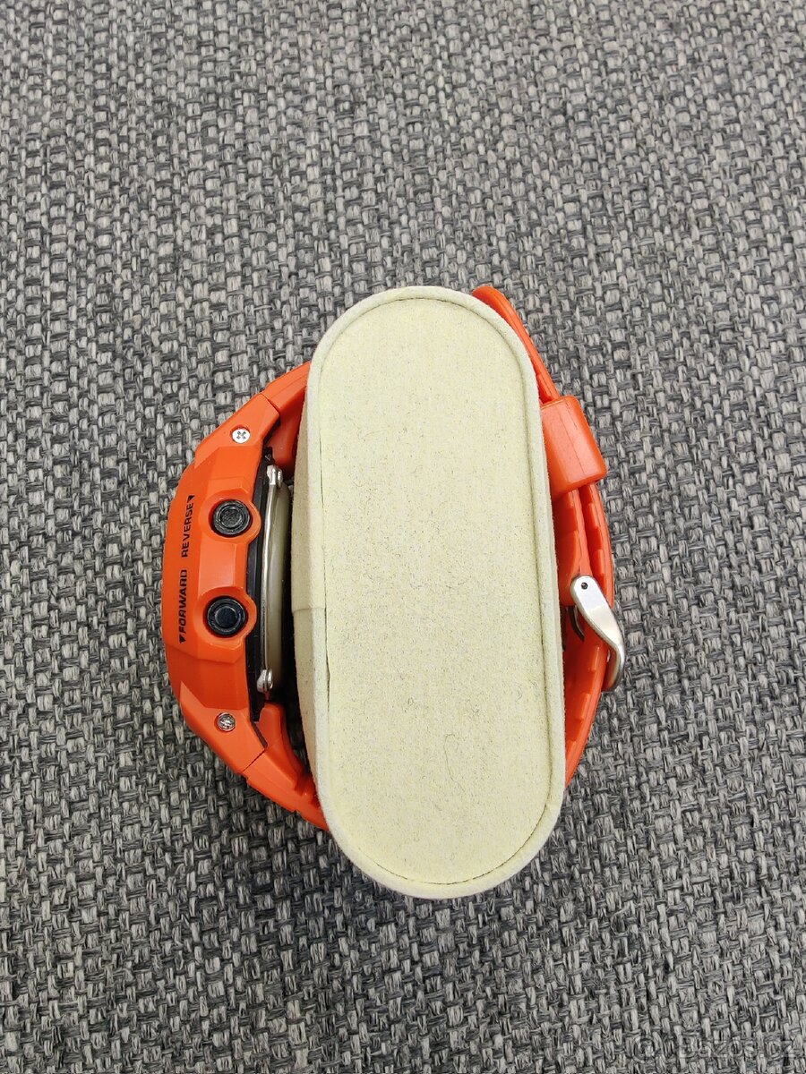 Casio G-shock AWG-M510MR - 2