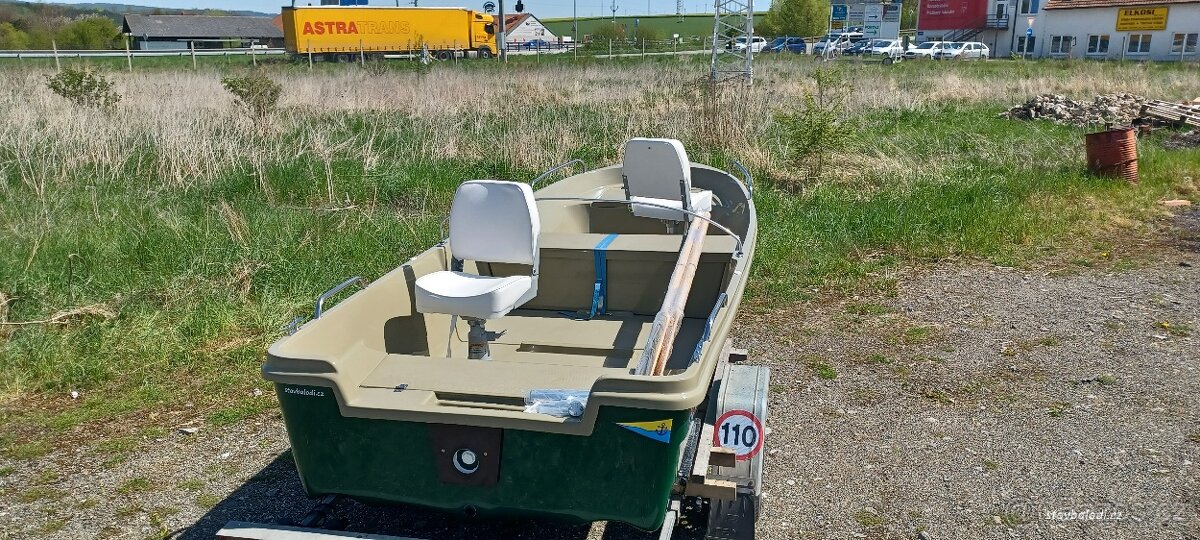 Přívlačový, rybářský člun, loď Nikol 400 - 2