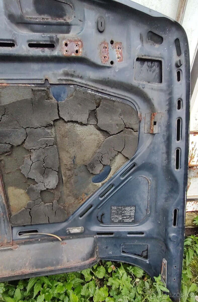 BMW e12 přední kapota - 2