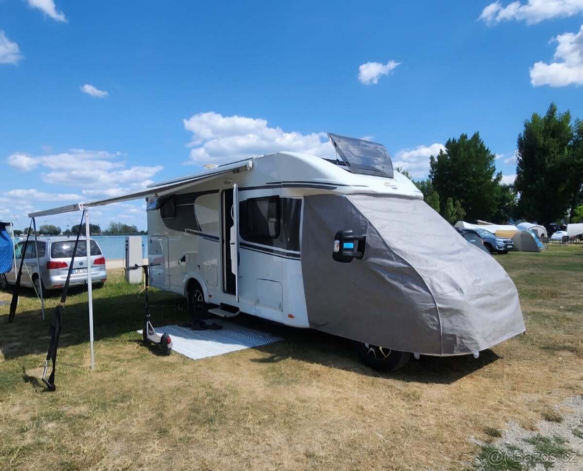 Autokaravan Carado T448 polointegrovaný car - 2