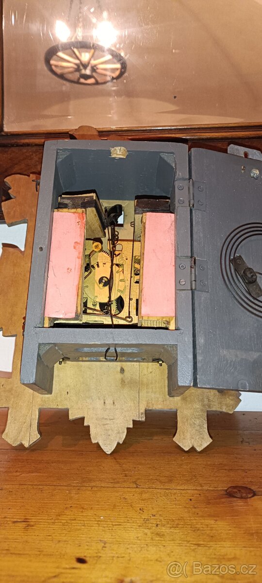 Starožitné kukačky - 2