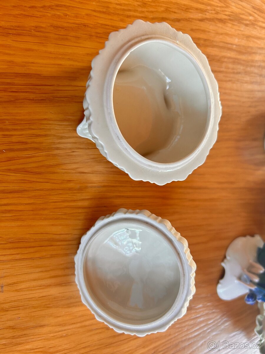 Starožitná dózička s růžemi - 2