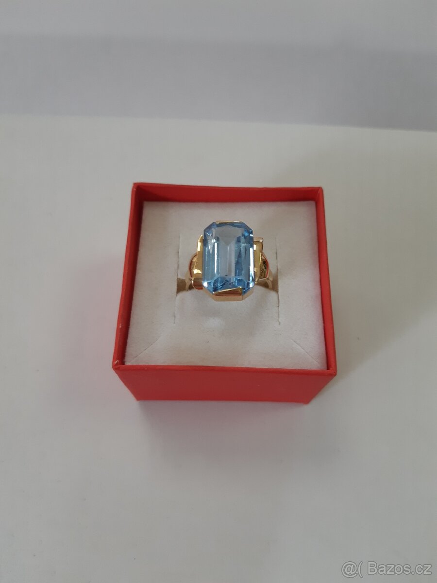 Zlatý prsten s modrým kamenem - 2