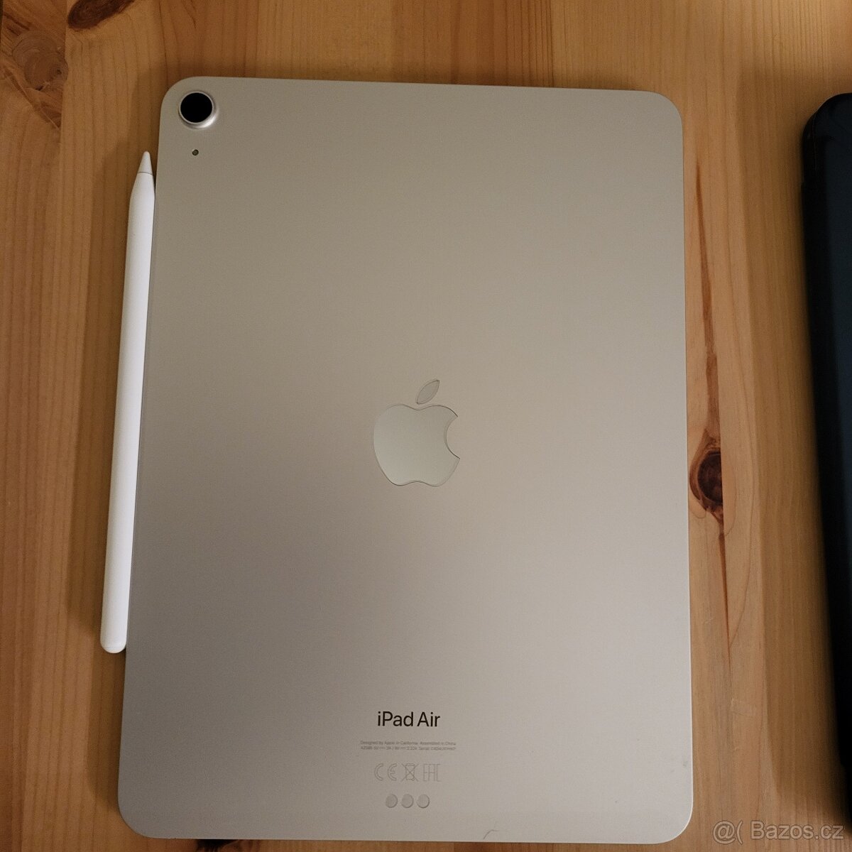 Tablet iPad Air M1 64GB WiFi Hvězdně Bílý 2022 - 2