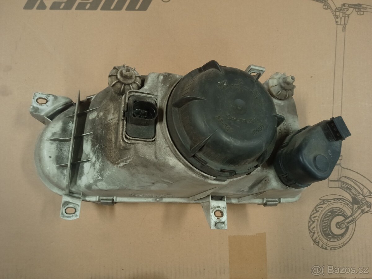 Přední světlo VW Golf 3 - 2