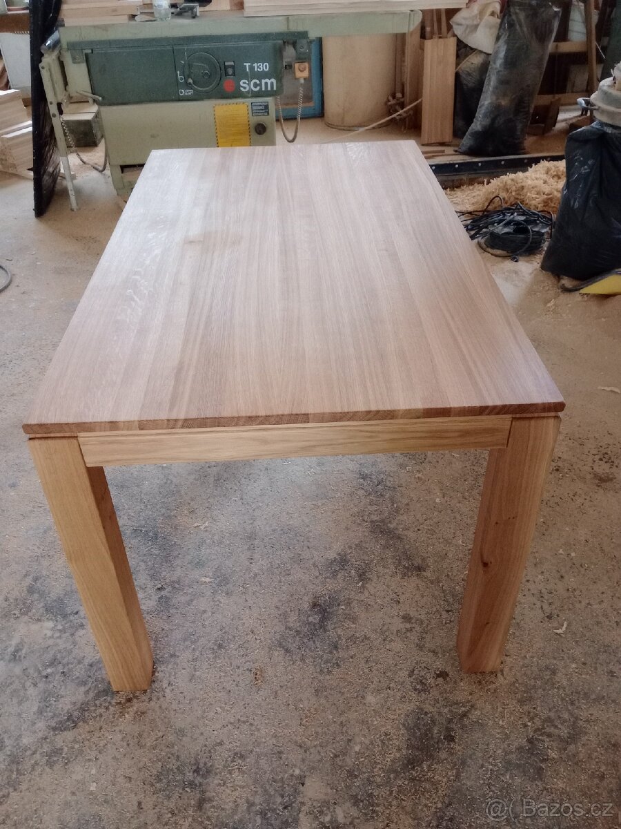 Jídelní stůl dub masiv - 2