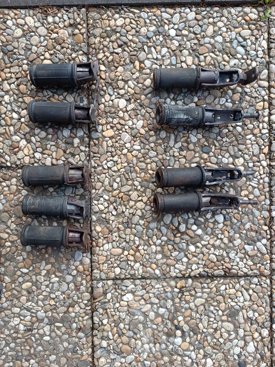 Stupačky spolujezdce Jawa/ČZ - 2