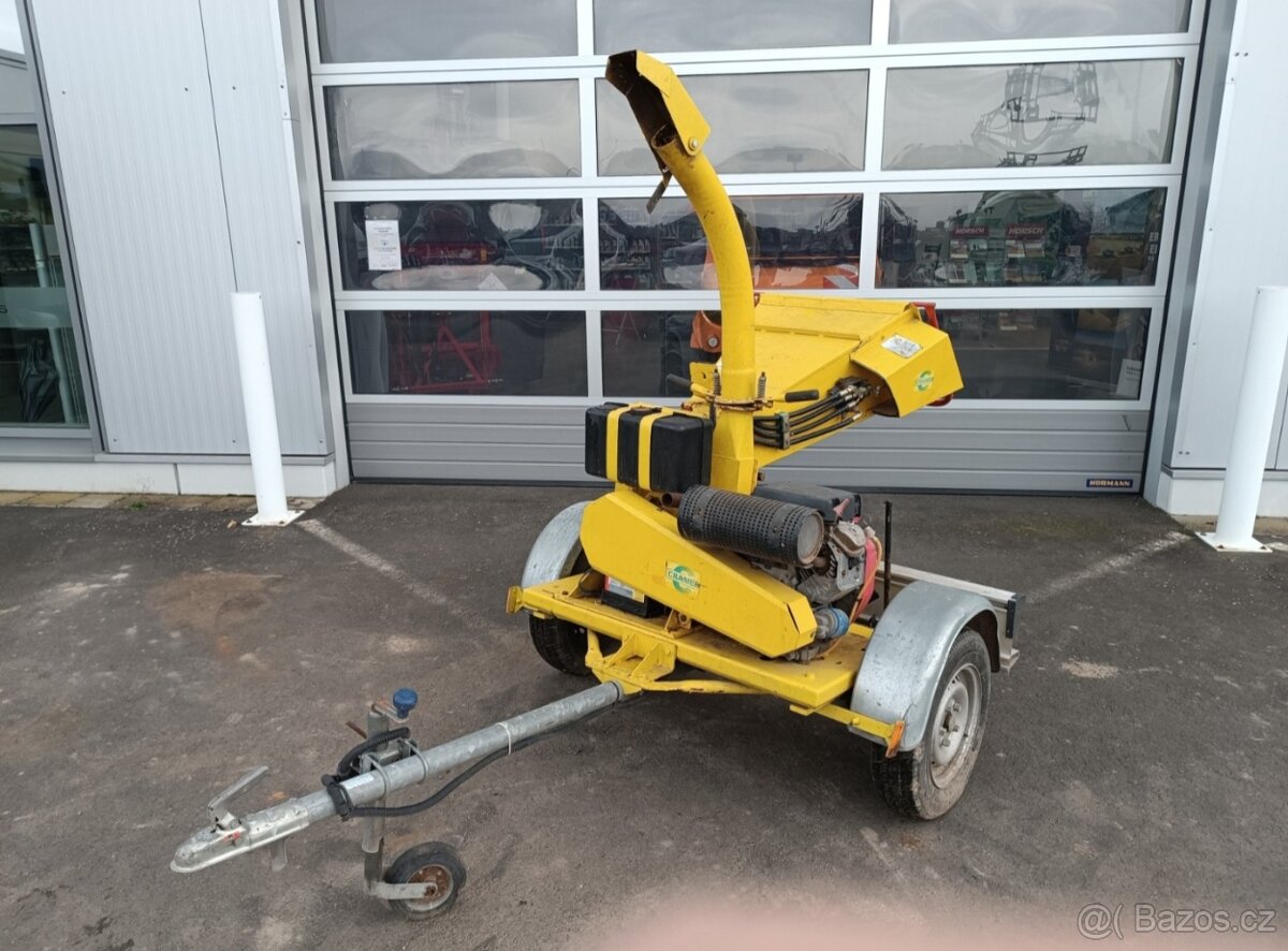 Profi ŠTĚPKOVAČ DŘEVA s podavačem jako přívěs s SPZ - 2