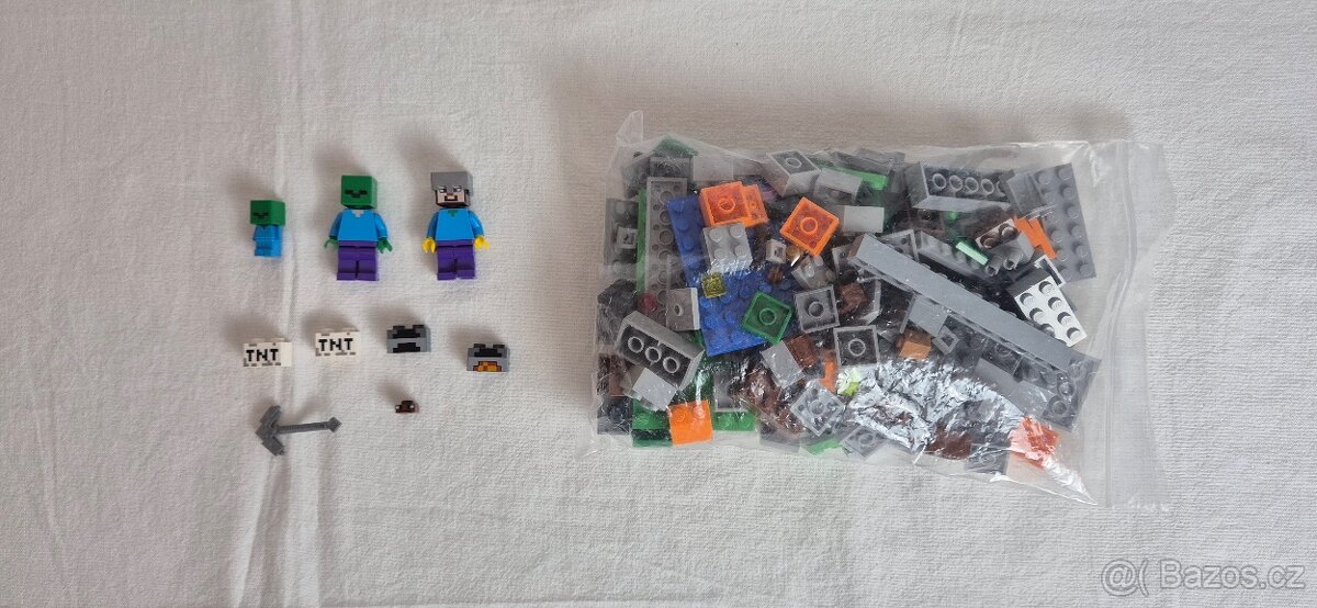 LEGO Minecraft 21141 Jeskyně se zombie - 2