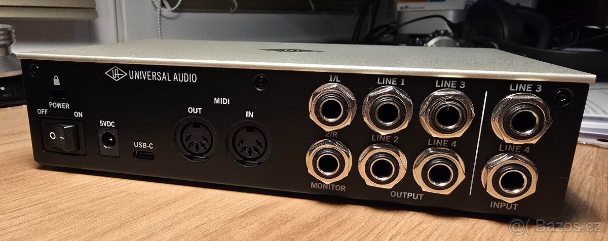 Universal Audio Volt 4 - 2