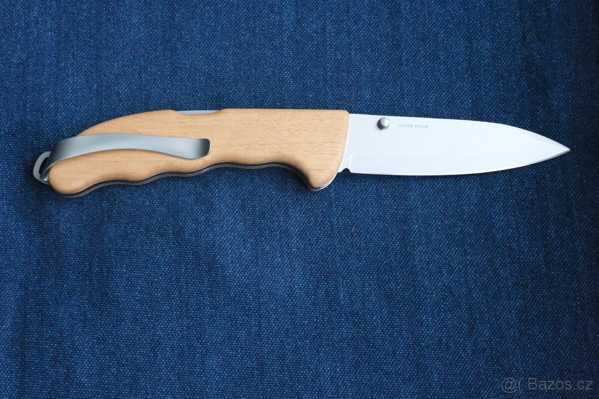Prodám Victorinox Evoke Wood Brown - 2