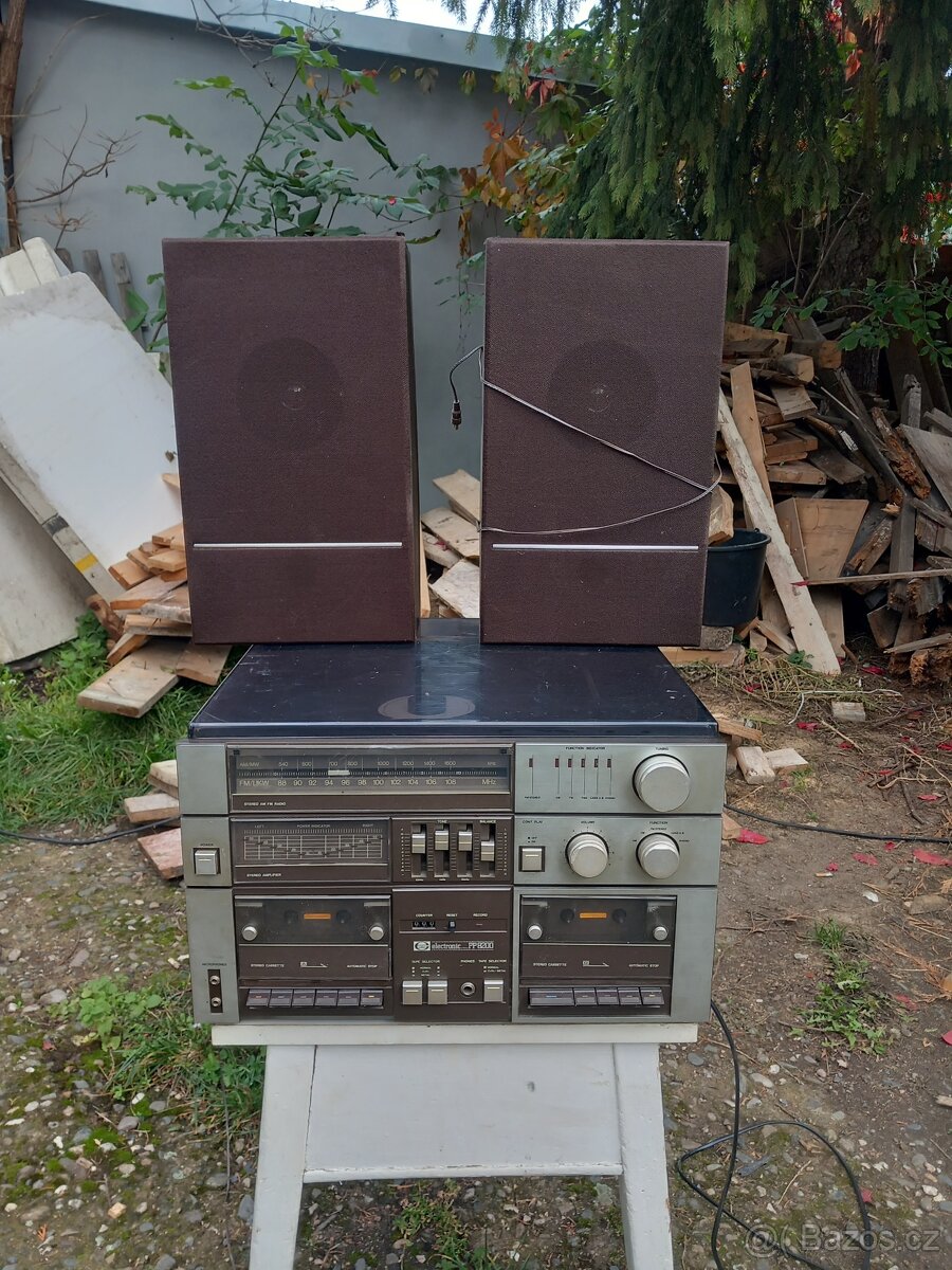 Starší věž s gramem + repro - 2