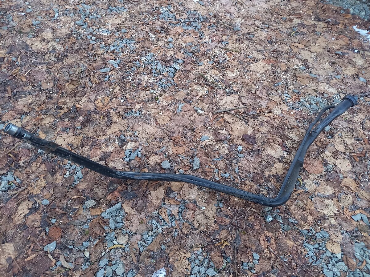 Honda Civic 8G hrdlo nádrže - 2