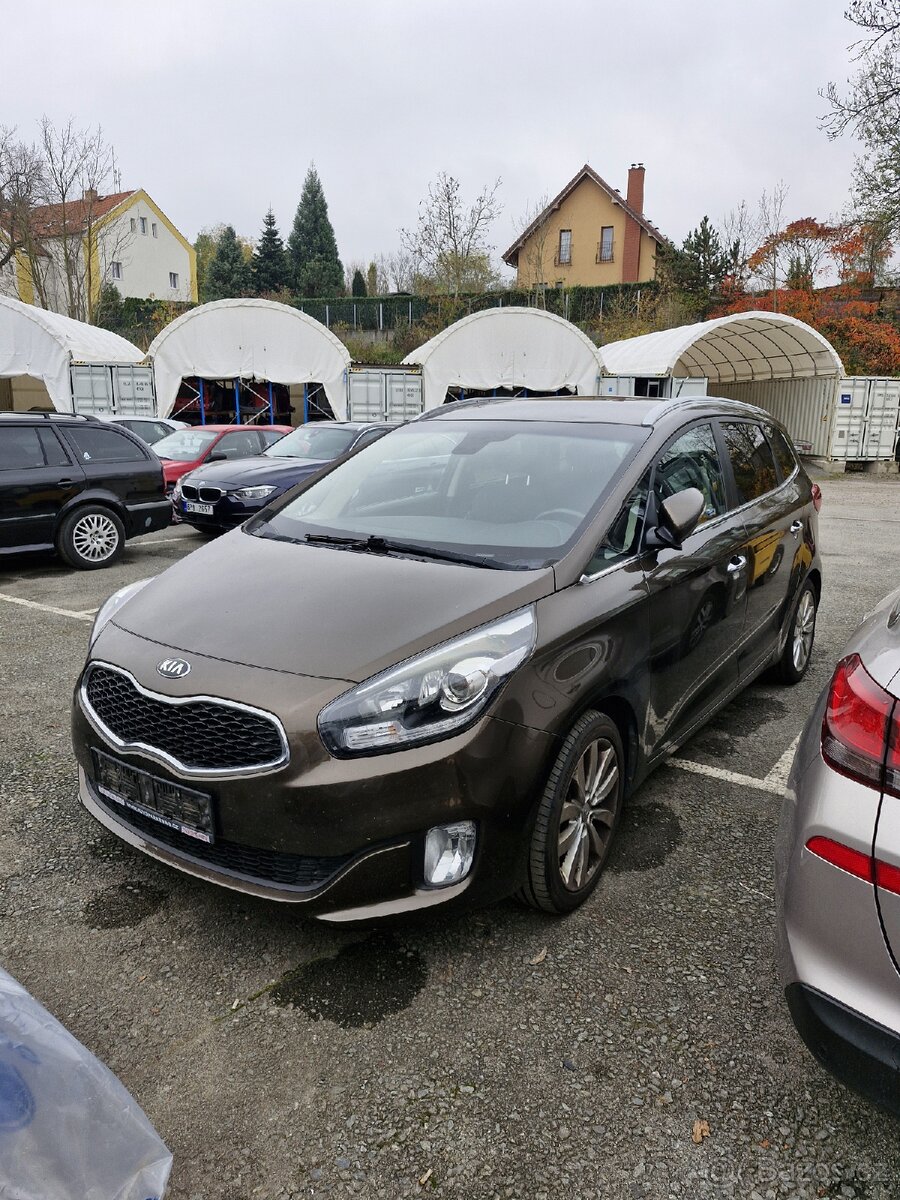 Kia Carens - 2