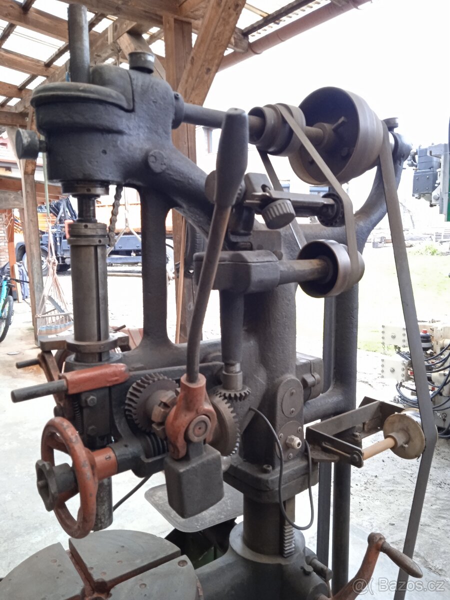 Vrtačka sloupová stojanová - 2