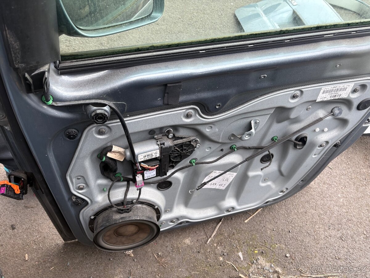 Touran 1T2 dveře kapota - 2