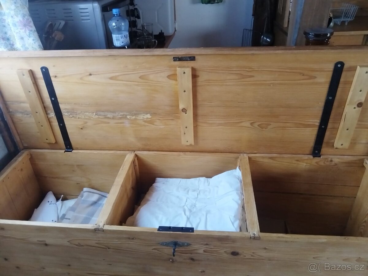 Dřevěná truhla - 2