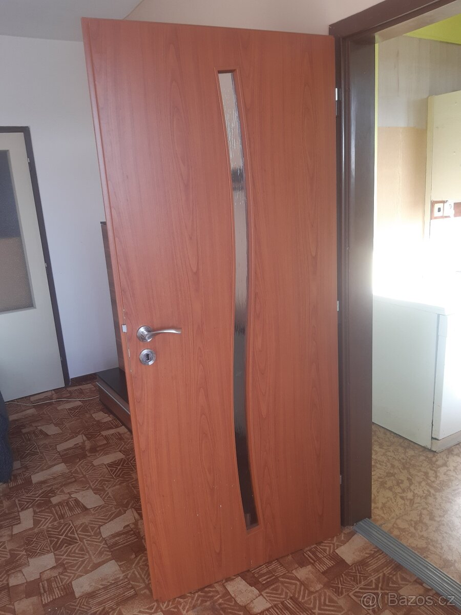 Prodám interiérové dveře pravé 80 - 2