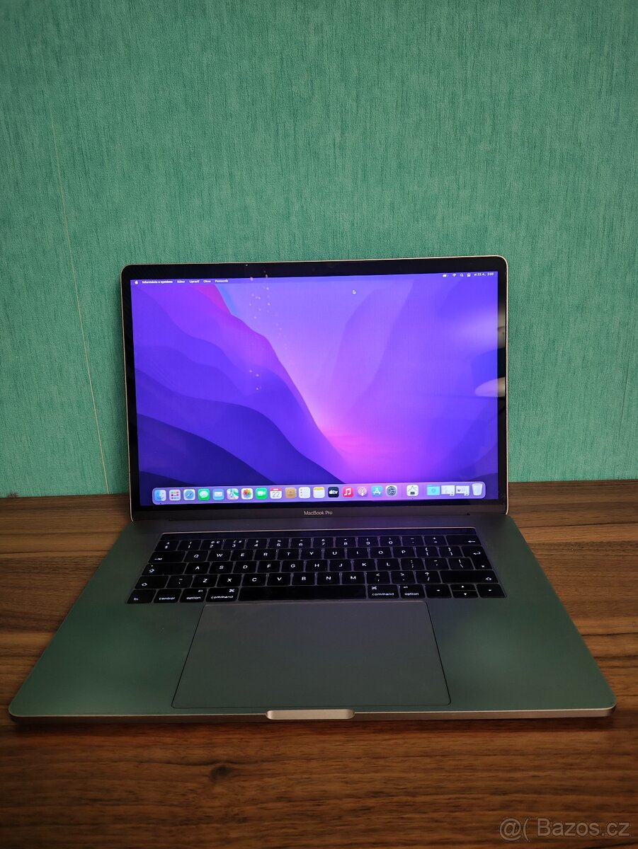 MacBook Pro 15 2016 | i7 • 16GB • 1TB SSD - 2