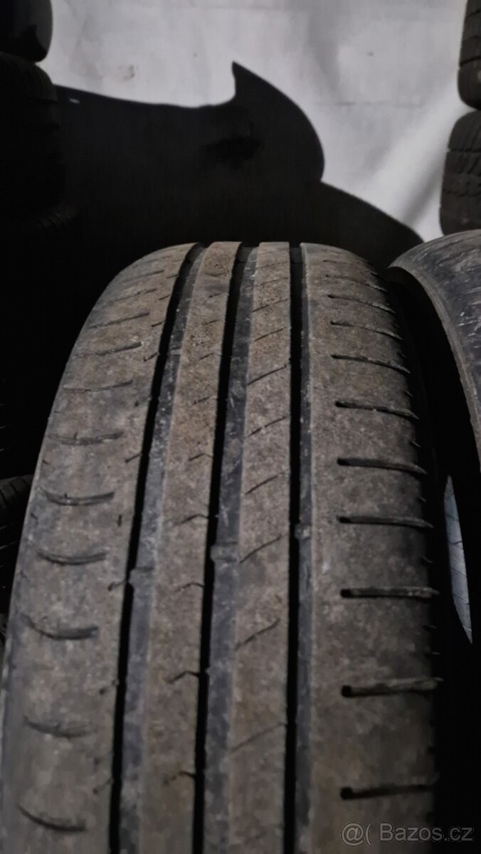 Pneu 205/60 r15 - 2